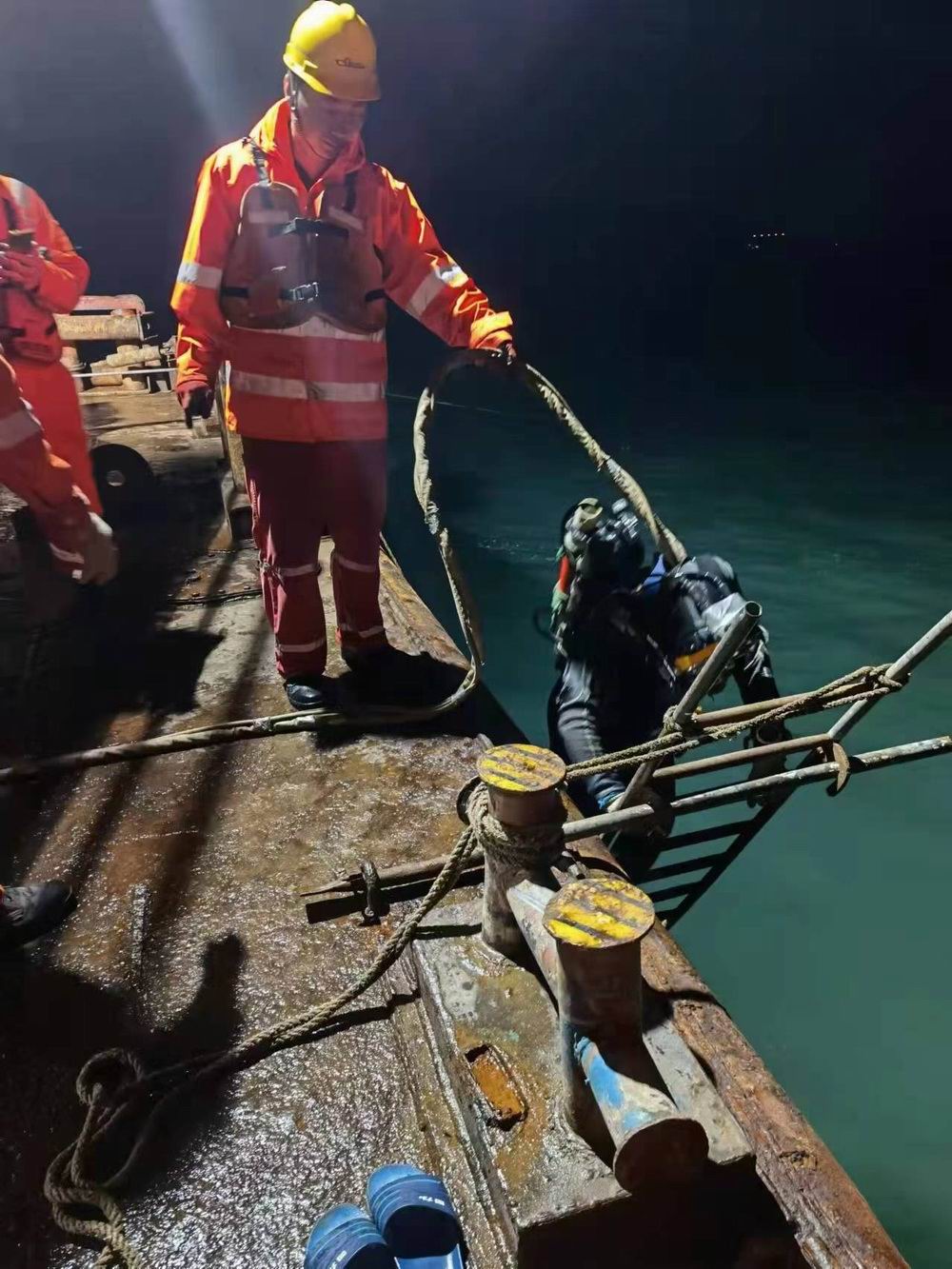 ƽ̶�L���|��ˮ̽��